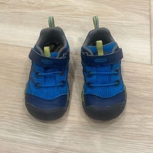 KEEN Chandler CNX Hiking Shoe - Little Boys' size 7